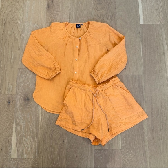 GAP Tops - GAP Crinkle Gauze Boatneck Button Up Top Shorts Matching Set Cotton Size Small